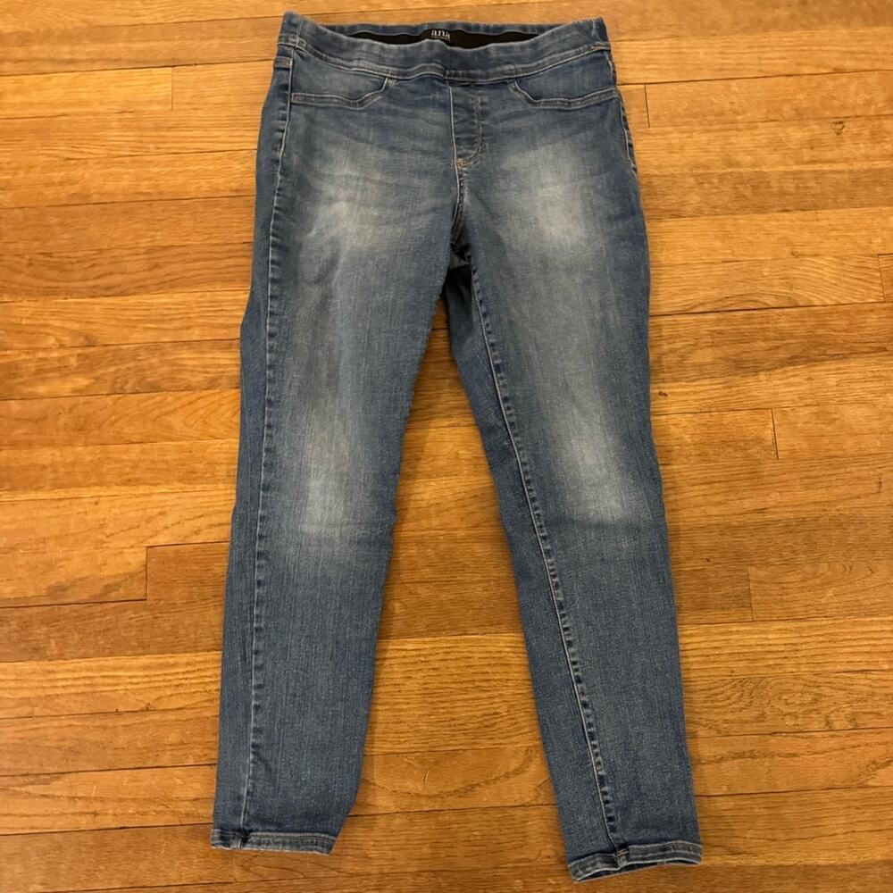 A.N.A. Medium wash mid rise jeggings size large L
b8